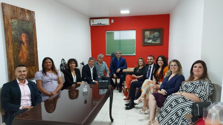 Presidente da OAB Contagem, Dr. Sanders Alves Augusto, apresenta diretoria e conselho eleito para Diretor e Coordenador da Faculdade de Direito de Contagem – FDCON
